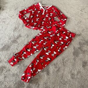 Peanuts Snoopy Winter Snow Fleece Pajama Set SIZE M